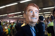 Apoiador se fantasiou de Bolsonaro no Aeroporto Internacionald e Brasília