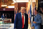 Presidente Donald Trump chega para uma conferência de imprensa após condenação, na cidade de Nova York