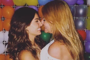 Isis Valverde e mãe