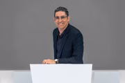 Marcelo Adnet como Galvão Bueno