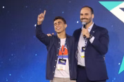 Nikolas ao lado do deputado Eduardo Bolsonaro