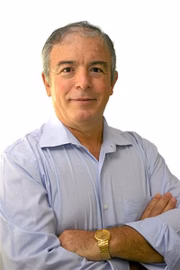 "A administração pública, principalmente nessa área da saúde, tem uma qualidade muito baixa. O Estado precisa atender as demandas. Esse modelo de gestão que querem implantar foi testado em vários estados e deu certo. Temos o Hospital Sarah como modelo." – José Matias-Pereira, professor da Universidade de Brasília (UnB) e especialista em administração pública 