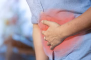 Doenças inflamatórias do intestino, como retocolite ulcerativa crônica e doença de Crohn, também aumentam o risco de câncer do intestino, bem como doenças hereditárias, como polipose adenomatosa familiar (FAP) e câncer colorretal hereditário sem polipose (HNPCC)