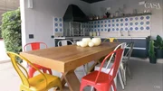 A propriedade tem 650m² e três andares
