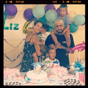 Ela e Scooby, seu ex-marido, são pais de três filhos: Bem, Don e Liz