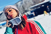 Anitta está adorando esquiar