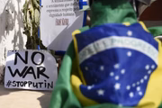Embaixada pede que brasileiros em Kiev deixem a capital com urgência