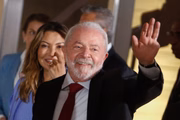 Recém-empossado, o presidente Lula chega ao Palácio Itamaraty, sede do Ministério das Relações Exteriores, acompanhado da esposa Janja da Silva, para recepção com chefes de Estados e líderes de delegações estrangeiros