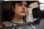 Giovanna Grigio é a responsável por dar vida à Helena, no filme O Maníaco do Parque