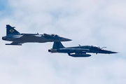 Caça Gripen e F5 sobrevoam o Congresso Nacional