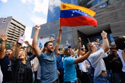 Protestos tomam conta da Venezuela, após resultado de suposta reeleição de Nicolás Maduro
