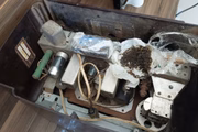 Rádio antigo usado para armazenar drogas