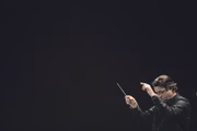 Além da música clássica, o maestro gosta de jazz, rock'n'roll, MPB, o pop de Amy Winehouse e outros artistas