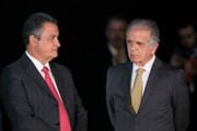 Rui Costa (E), chefe da Casa Civil de Lula, e José Múcio, da Defesa