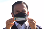 O governador João Doria anunciou eficácia de 78% da Coronavac para casos leves da doença