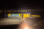 PRF encontra drogas e armas em carreta na região de Lins (SP)