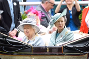 Anne com a mãe, a rainha Elizabeth
