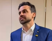 Marçal usou broche de deputado federal na Câmara