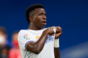 Além do Barcelona, torcida do Mallorca, Valladolid e Atlético de Madrid também costuma ofender Vinícius Júnior e o episódio que tomou a maior repercussão ocorreu quando os colchoneros penduraram um boneco do jogador para simular um enforcamento.