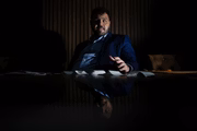 Gustavo Silva, 38 anos, observador venezuelano voluntário que atua no grupo da oposição ao governo veio ao Brasil, mostrar as atas das últimas eleições do país 