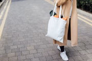 Troque as sacolinhas plásticas por uma ecobag