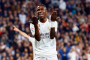 Vinícius Jr. defende o Real Madrid