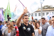 Rodrigo Garcia em caminhada no centro histórico de São Paulo