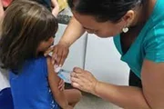 A identificação correta das doses para crianças de 5 a 11 anos é uma obrigação das autoridades públicas, que devem garantir ainda um treinamento eficiente para toda a equipe responsável