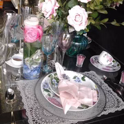 Invista em flores reais e no <i>design</i> do prato
