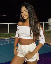 Será que ela estará na próxima edição de A Fazenda? 