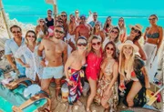 Sarah curtiu o Ano Novo na praia com amigos, em meio à pandemia