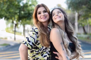 Porque aqui fora ela é uma menina "muito limpa e cheirosa"