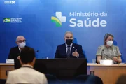 A decisão de ampliar a oferta da dose de reforço foi tomada com base em estudos da Fundação Oswaldo Cruz (Fiocruz) em parceria com a Universidade de Oxford