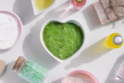 Para além de ser um ingrediente super versátil na cozinha, o abacate potencializa o efeito da hidratação capilar