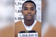 21 de março – Ex-jogador Robinho é preso em Santos, São Paulo
