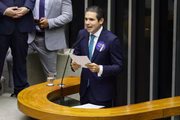 Deputado Hugo Motta substitui Arthur Lira na presidência da Câmara