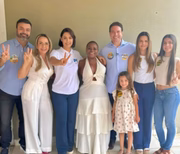 Jojo está apoiando a candidatura do médico João Branco a vereador, marido de uma de suas melhores amigas, Renata Branco