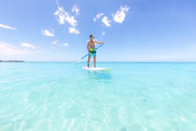 Por lá, você pode encontrar belas praias, recifes de coral, florestas tropicais e tratamento especial em hotéis e do mais alto nível