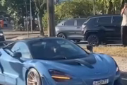 Orochi chegou na Delegacia com seu McLaren