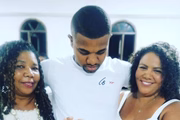 Davi, a mãe dele, Elisângela, e a esposa, Mani Reggo