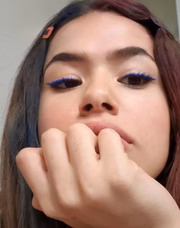 Ela aproveitou a quarentena para colorir o cabelo