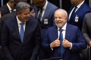 Arthur Lira e Lula em cerimônia de posse do presidente da República