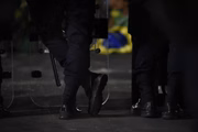 Os manifestantes incendiaram diversos carros e, ao menos, cinco ônibus pela área central de Brasília