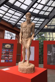 Escultura feita pelo artista João Turin 