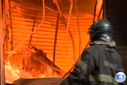 Incêndio atinge centro de compras no Brás