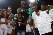 Velório dos mortos na escola em Suzano