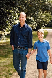 Príncipe William e príncipe George na imagem oficial do cartão de Natal