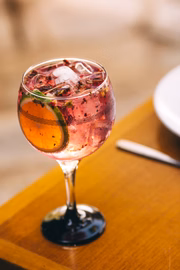 Gin floral do Fausto & Manoel