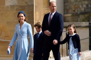 Kate Middleton, príncipe George, príncipe William e princesa Charlotte
