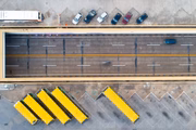 O concessionário poderá cobrar das empresas de ônibus uma taxa de acostagem sobre o acesso e estacionamento dos coletivos 